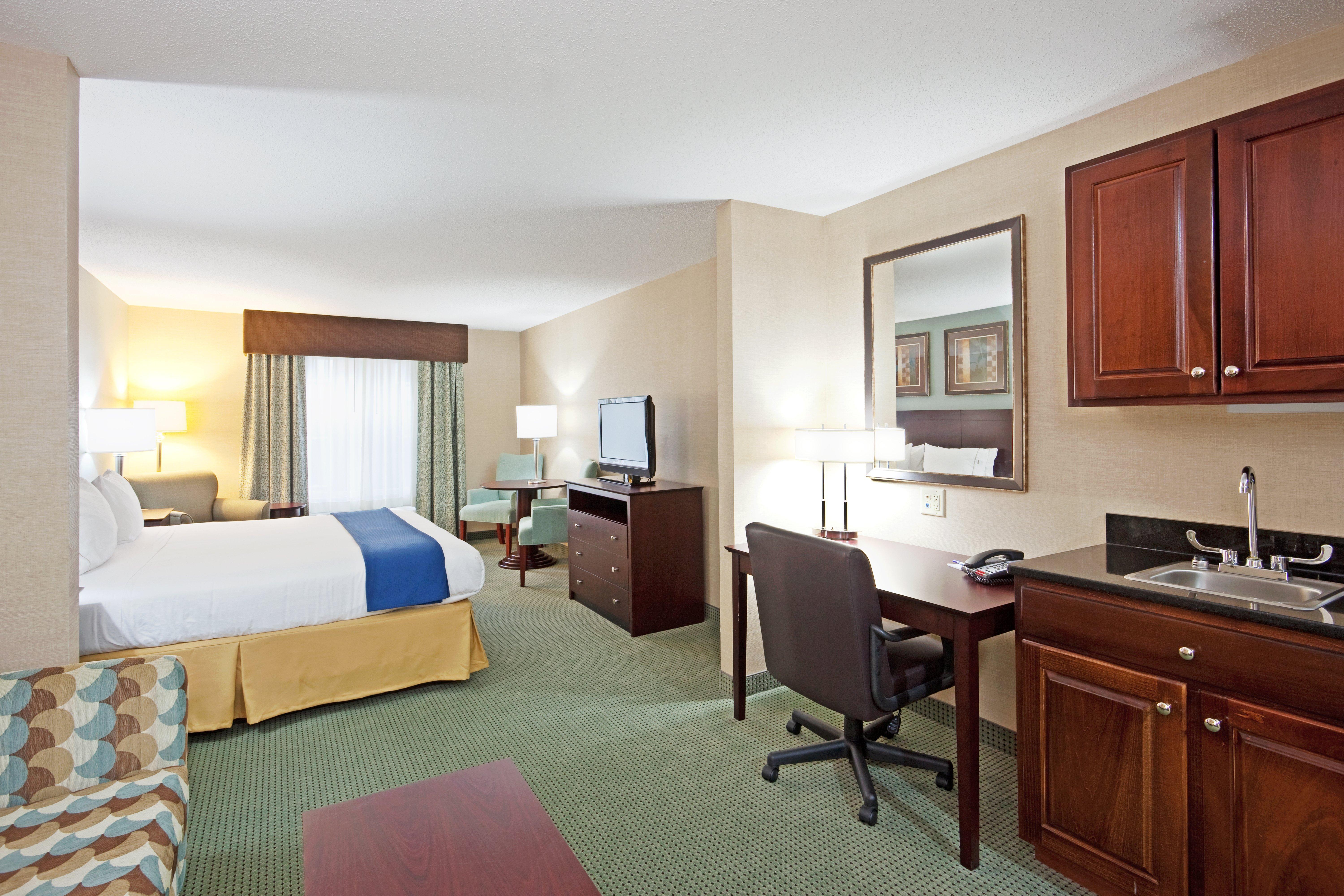 Holiday Inn Express And Suites Meriden, An Ihg Hotel Extérieur photo